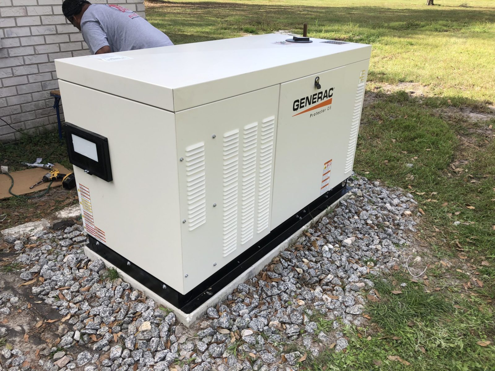 liquid cooled 22kw generator with 200amp transfer switch